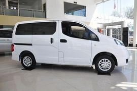 2013款日产NV200