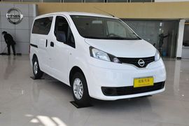 2013款日产NV200