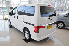 2013款日产NV200