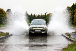 2013款长安福特翼虎外出试驾