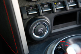 2013款丰田86自动豪华版试驾实拍