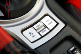 2013款丰田86自动豪华版试驾实拍