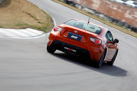 2013款丰田86自动豪华版试驾实拍