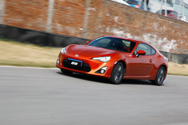 2013款丰田86自动豪华版试驾实拍