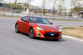 2013款丰田86自动豪华版试驾实拍