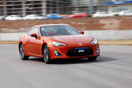 2013款丰田86自动豪华版试驾实拍