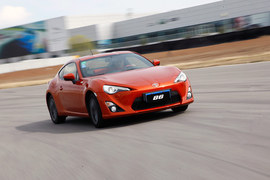 2013款丰田86自动豪华版试驾实拍