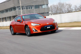 2013款丰田86自动豪华版试驾实拍