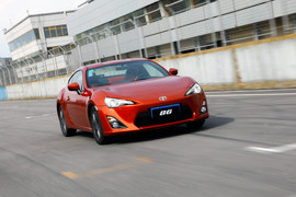 2013款丰田86自动豪华版试驾实拍