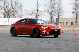 2013款丰田86自动豪华版试驾实拍