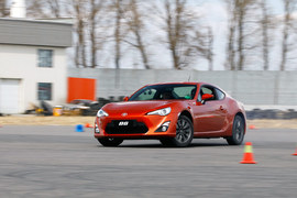 2013款丰田86自动豪华版试驾实拍