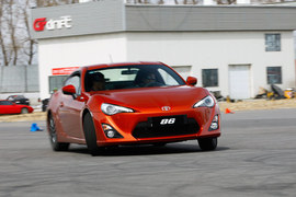 2013款丰田86自动豪华版试驾实拍