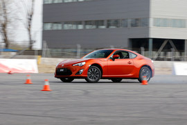 2013款丰田86自动豪华版试驾实拍