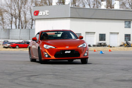 2013款丰田86自动豪华版试驾实拍