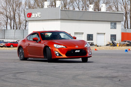 2013款丰田86自动豪华版试驾实拍