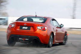 2013款丰田86自动豪华版试驾实拍