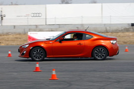 2013款丰田86自动豪华版试驾实拍