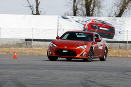 2013款丰田86自动豪华版试驾实拍