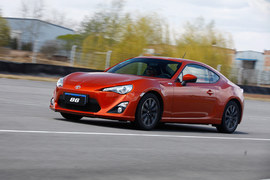 2013款丰田86自动豪华版试驾实拍