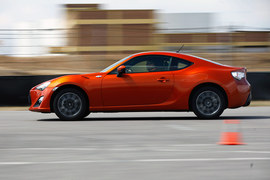 2013款丰田86自动豪华版试驾实拍