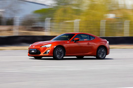 2013款丰田86自动豪华版试驾实拍