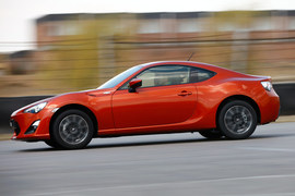 2013款丰田86自动豪华版试驾实拍