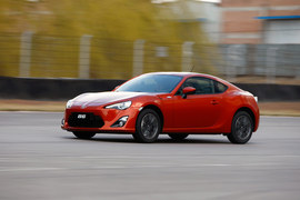 2013款丰田86自动豪华版试驾实拍