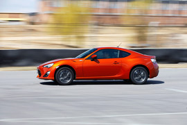 2013款丰田86自动豪华版试驾实拍