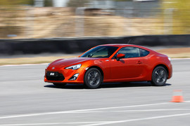 2013款丰田86自动豪华版试驾实拍