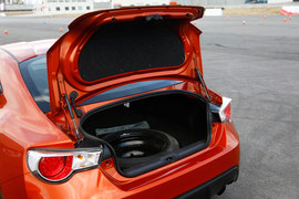 2013款丰田86自动豪华版试驾实拍