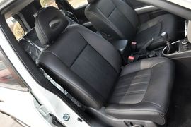 2012款日产奇骏2.5XL手动四驱豪华版