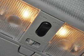2012款日产奇骏2.5XL手动四驱豪华版