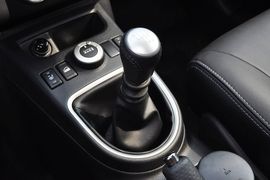 2012款日产奇骏2.5XL手动四驱豪华版