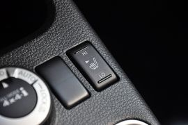 2012款日产奇骏2.5XL手动四驱豪华版