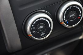 2012款日产奇骏2.5XL手动四驱豪华版