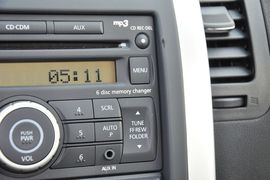2012款日产奇骏2.5XL手动四驱豪华版