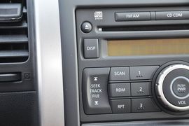 2012款日产奇骏2.5XL手动四驱豪华版