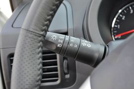 2012款日产奇骏2.5XL手动四驱豪华版