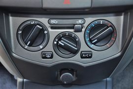 2013款日产骊威劲锐版1.6XL