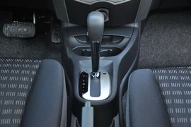 2013款日产骊威劲锐版1.6XL