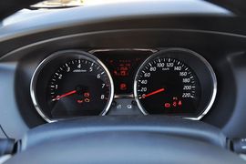 2013款日产骊威劲锐版1.6XL