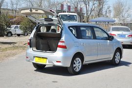 2013款日产骊威1.6XL