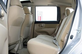 2013款日产骊威1.6XL