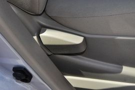 2013款日产骊威1.6XL