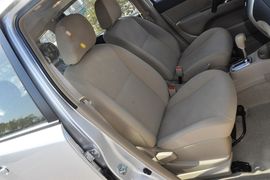 2013款日产骊威1.6XL