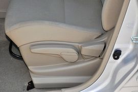 2013款日产骊威1.6XL