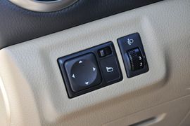 2013款日产骊威1.6XL