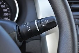 2013款日产骊威1.6XL