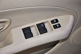 2012款日产轩逸经典1.6XE自动舒适版