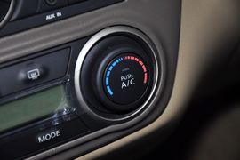 2012款日产轩逸经典1.6XE自动舒适版
